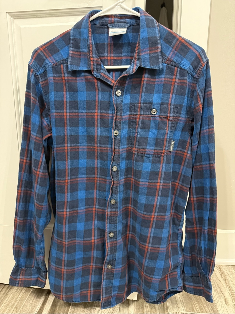Columbia Women’s Plaid Button Up Shirt